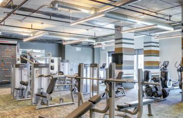 Spacious and Modern With Premium Amenities Near U of M - Foto 27