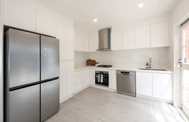 Elegant 2-bedroom House in Prahran w/ Parking! - Foto 4