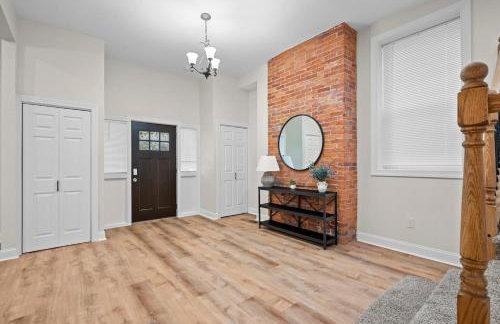 Games,BBQ, Netflix plus FREE Parking Near Bakery Square - Foto 18