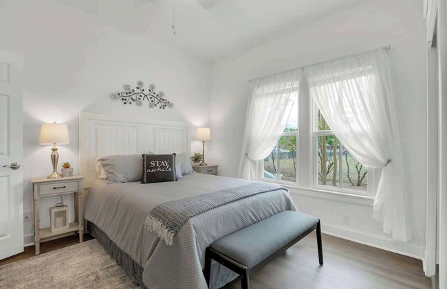 Awesome Haus With Gameroom, 4blks to Center of Town! - Foto 7