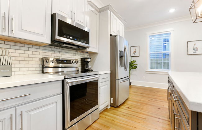 Spacious 5BR Urban Retreat with Balcony & Pool - Foto 42