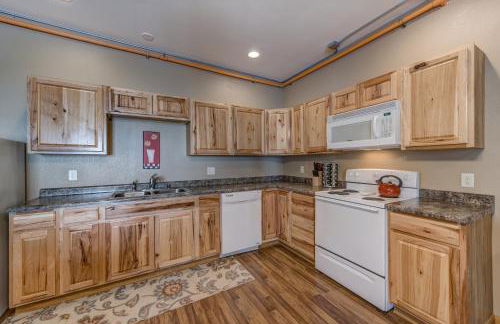 Sunbeam Condo - Beautiful 2 Bedroom Stay by Beach - Foto 5