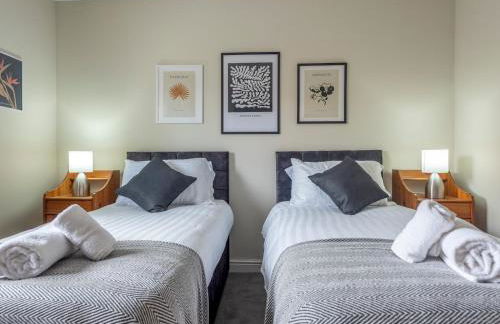 Charming Modern Retreat with Private Garden - Pass the Keys - Foto 20