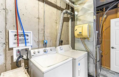 Great Falls Luxe Haven 4BR Gym Office and Hot Tub - Foto 58