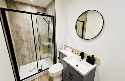 Contemporary 1-Bed Flat by Bury Metro link - Foto 12