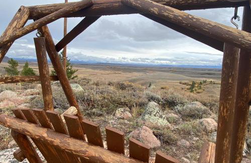 Red-tail Roundhouse at 22 West Cabins and Recreation - Foto 36