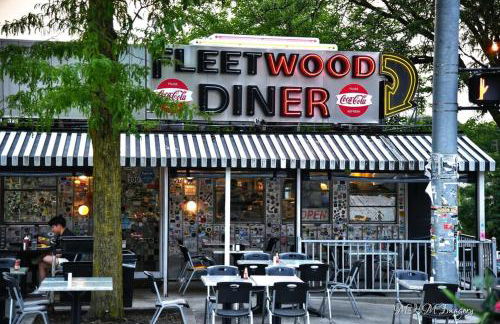 The Little Big House - Photo 33