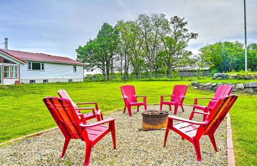 Stunning Wisconsin Retreat on Active Farm! - Foto 26