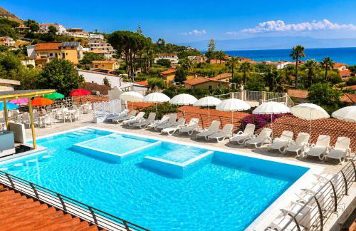 Ninfa Sul Mare Apartments - Piscina con Area Relax e Parcheggio Gratuito - Foto 1