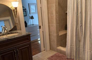 Historic Home near Stony Brook Village & Beach - Foto 17