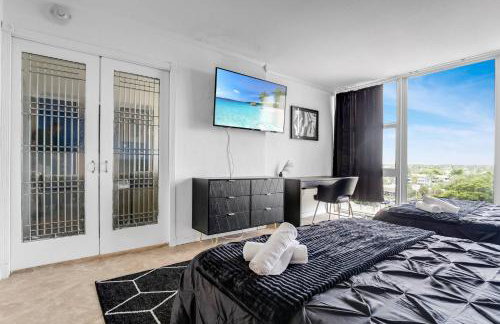 Spacious Beach Retreat | Oceanfront Pool & Tiki - Foto 38