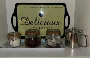 Splash Cottage beach house with Sea lapping Garden - Foto 2