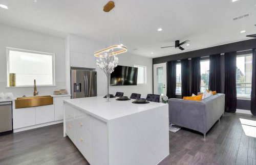 The Suite Spot! Downtown Skyline Views! Sleeps 12 - Foto 50