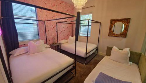 Houston's Downtown Bloom House - Spacious Floral Escape for Groups - Foto 3