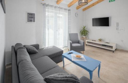 Awesome Home In Malisi With Kitchen - Photo 4