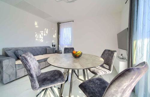 Apartment with Pool in Kornic-Insel Krk 55181 - Photo 3