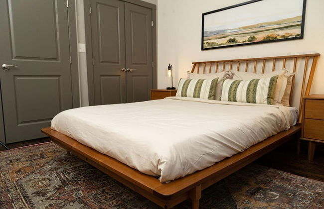 Luxury Multi-unit Historic Building Near Downtown - Photo 29