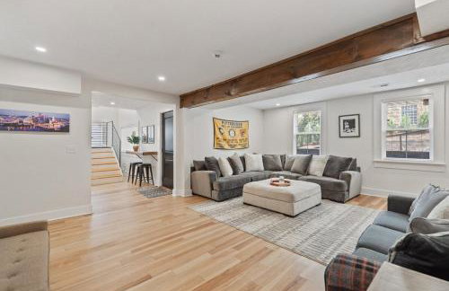 3BR Stylish Retreat, Minutes from Downtown Pittsburgh, Free 3-Car Parking - Foto 44