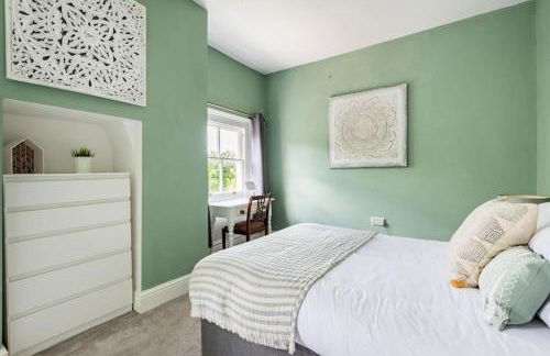 Cotswold Cheltenham, whole house with hot tub - Photo 25