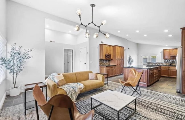 The Scott With Heated Pool by Homeslice Stays - Foto 23