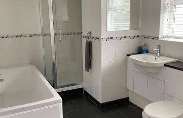 4-6 Guests in centre location with stunning views - Photo 3