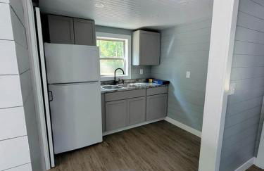 Romantic Glamping Getaway Perfect for Quality Time with Your Partner: Cute Tiny House near Owensville, Missouri - Foto 7