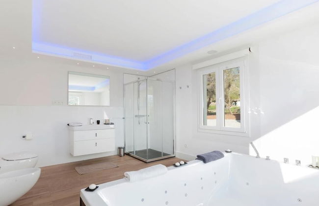 Top Luxury Marbella Villa - Photo 26