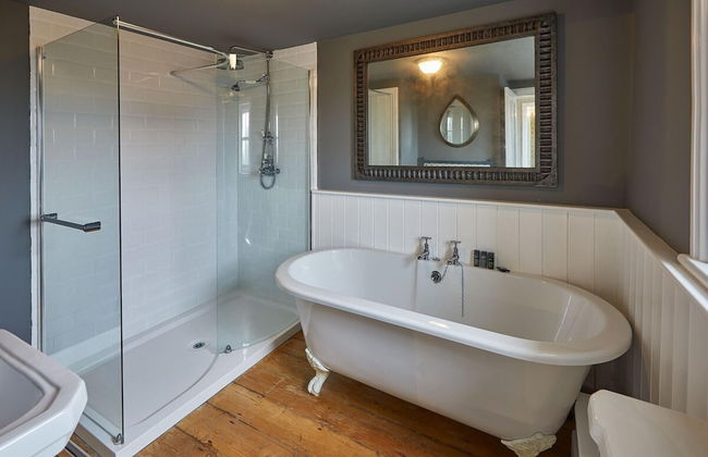 Host Stay Arncliffe View - Photo 4