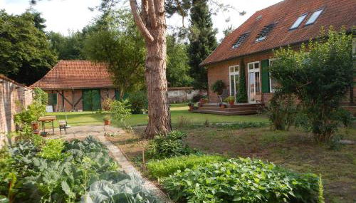 4 Sterne Wohnen "Zum alten Forsthof" am Schlosspark, App 3 "wunnerbor" - Foto 4, Garden