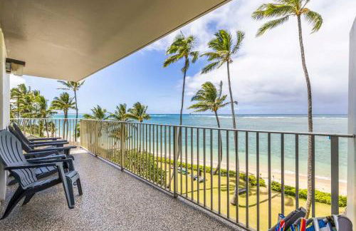 Amazing Beachfront Condo with AC - Photo 3