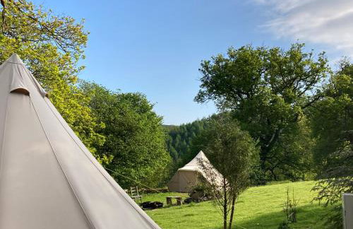 Wood Cabin & 4 Large Bell Tents - Hapus Hideaway - Foto 19