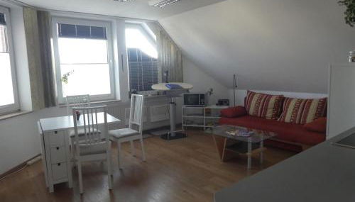 Gäste-und Ferienwohnung Magdeburg Alt-Olvenstedt, zwei Schlafzimmer, Treppenlift, ruhige Lage, Nähe Klinikum und Abfahrten A 2 und A 14 - Foto 4