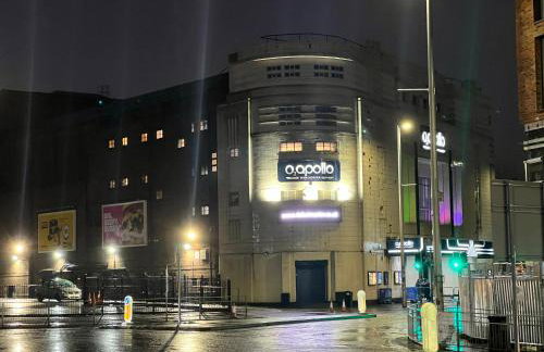 New Manchester City Getaway House with 2 FREE Parking - Foto 6