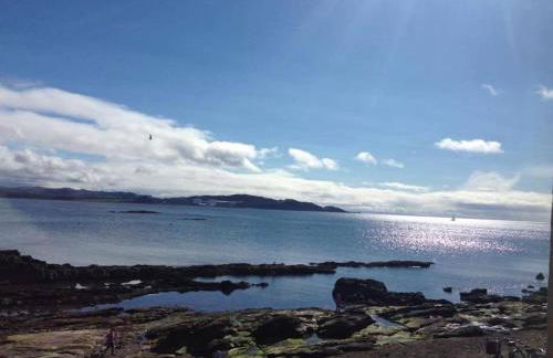 Millport Beach Apartment, Crichton St, sea views - Photo 8