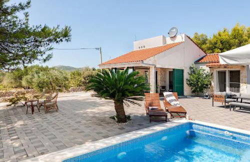 Dalmatian Countryside Home - Heated Pool & Jacuzzi - Photo 1