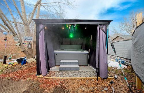 Luxe Coastal Retreat with Hot Tub & Spring Fires - Foto 40