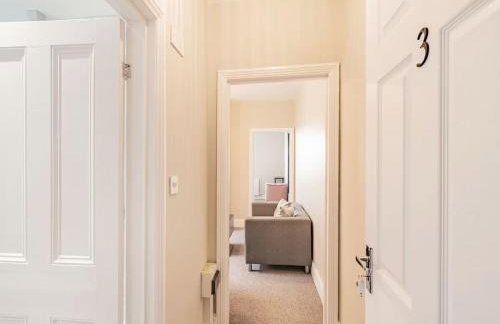 Coastal Apartment with Sea View 2 Minutes from Beach and Town Center - Foto 2