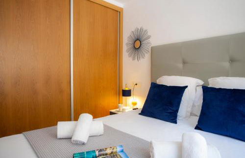 SingularStays Valencia Center - Photo 38