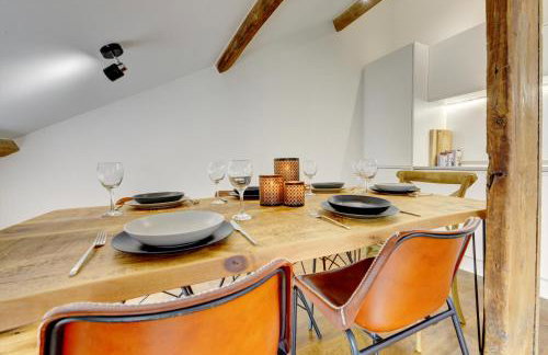 Loft 11 - Unique Apartment with Stunning Views - Photo 9