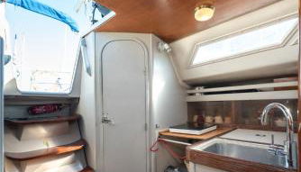 Sleep aboard a beautiful sailboat in Lisbon - Marina Parque das Nações - Foto 5