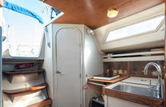 Sleep aboard a beautiful sailboat in Lisbon - Marina Parque das Nações - Foto 5