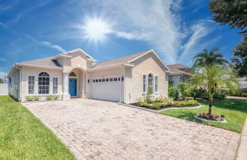 Stylish Retreat with Pool near The Parks - Foto 10