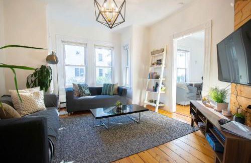 Cambridge Base Steps to Porter Square - Foto 1