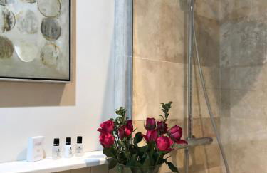 Romantic Cottage with Wood-fired Hot tub and Outdoor Pizza Oven - Foto 19