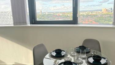 Stylish Haven with Ample Space - Foto 5