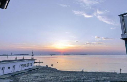 1 Bedroom Gorgeous Apartment In Rechlin - Photo 14