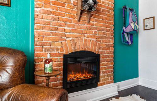 HOT TUB Firepit Pool Table Patio Cozy Downtown Denver - Foto 31