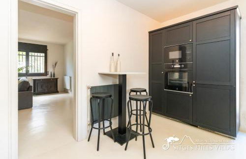 Villa Caliza in Cunit with Private Pool and large garden - air conditioning in bedroom - Photo 10