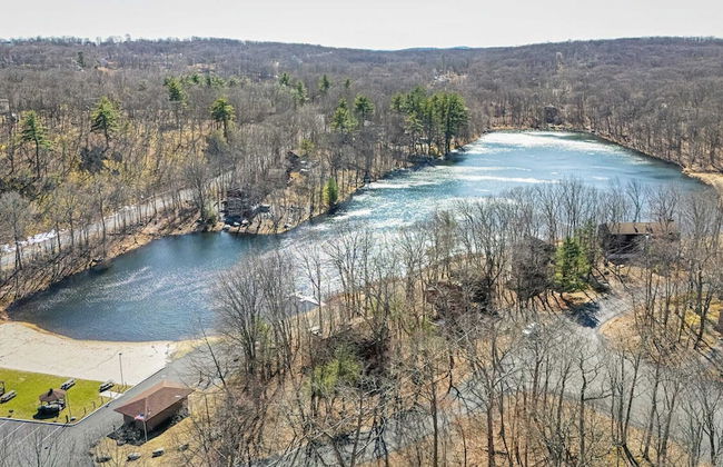 Pirate-themed Lakefront Home w/ Kayaks, Game Room, Views & Hidden Treasure Hunt - Foto 37
