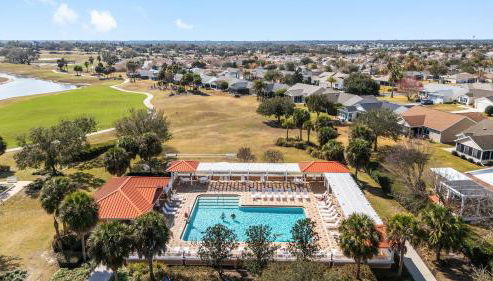 Villages Villa - Prime Location - Fenced Yard - Foto 3